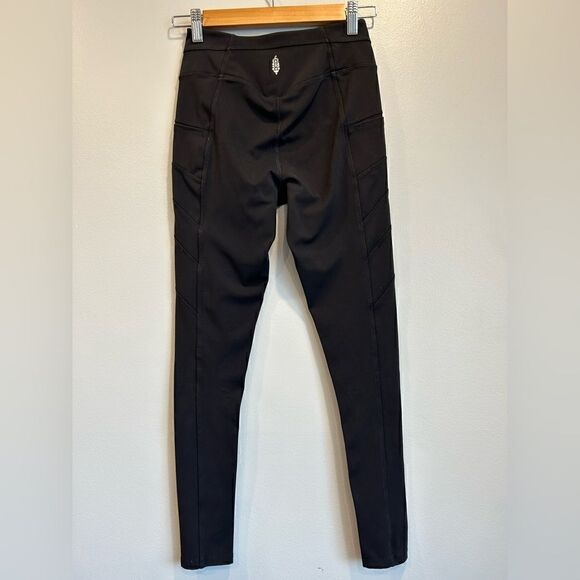 Free People Movement On Cloud Nine Legging in Black - Picture 4 of 8